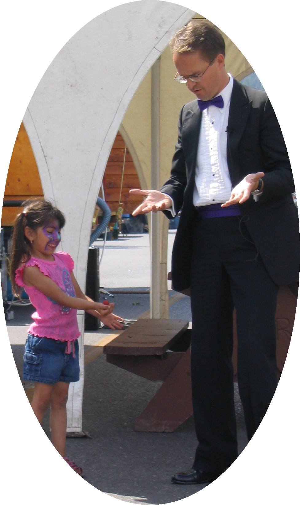 Richard Young the Magician - How did they go into your hands!